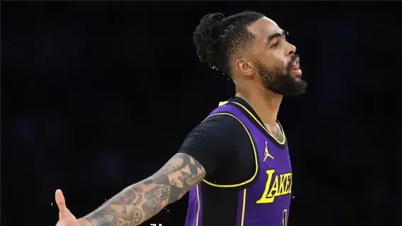 D'Angelo Russell explota con 44 puntos y rescata a los Lakers ante los Bucks