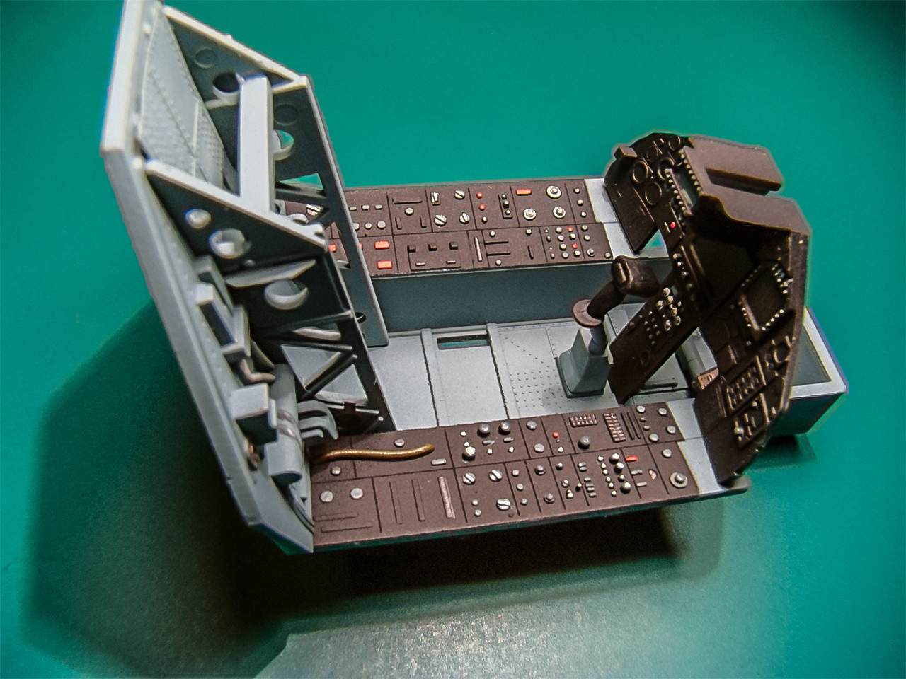 f117cockpit1.jpg
