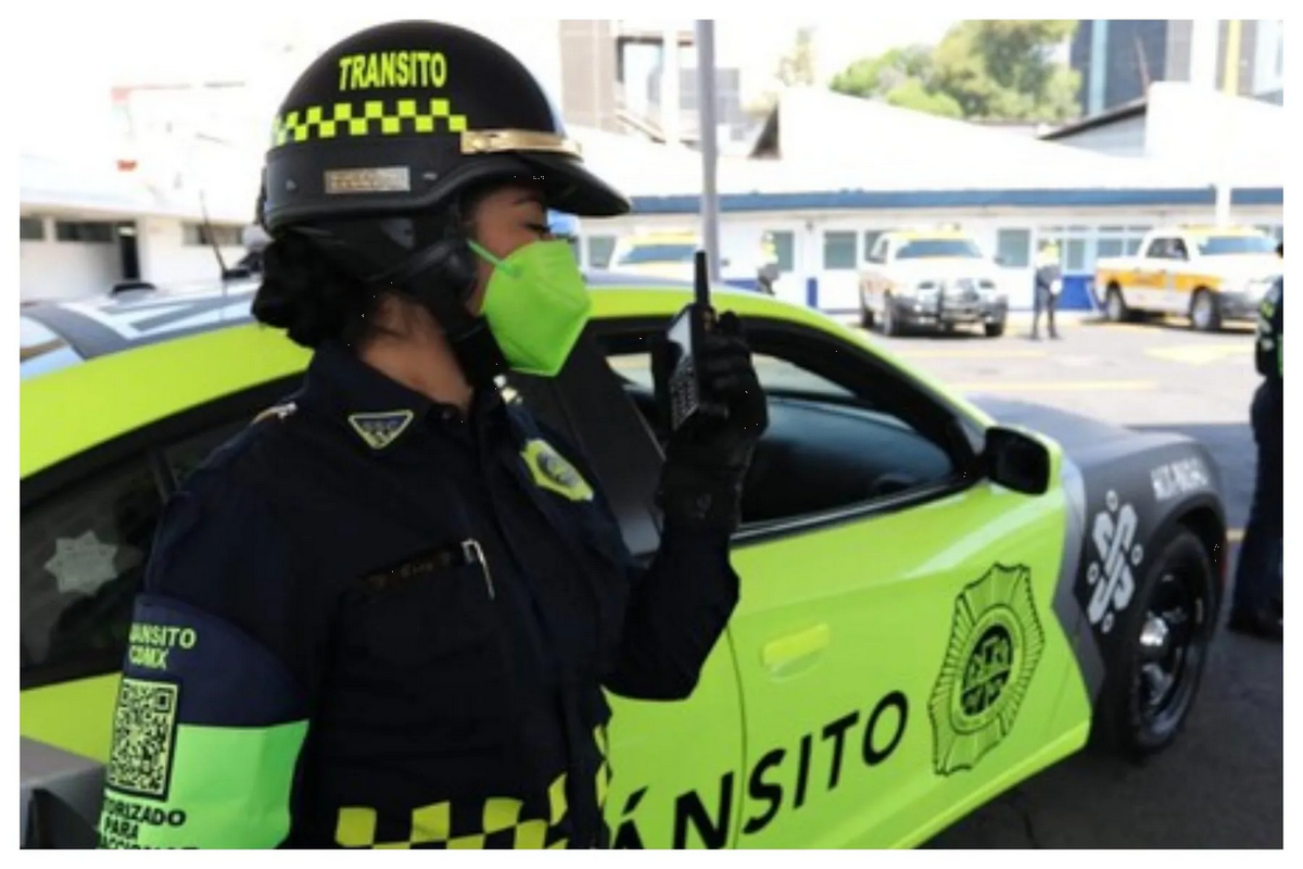 Ni ellos se salvan: Asaltan a policía en la CDMX y le quitan su pistola