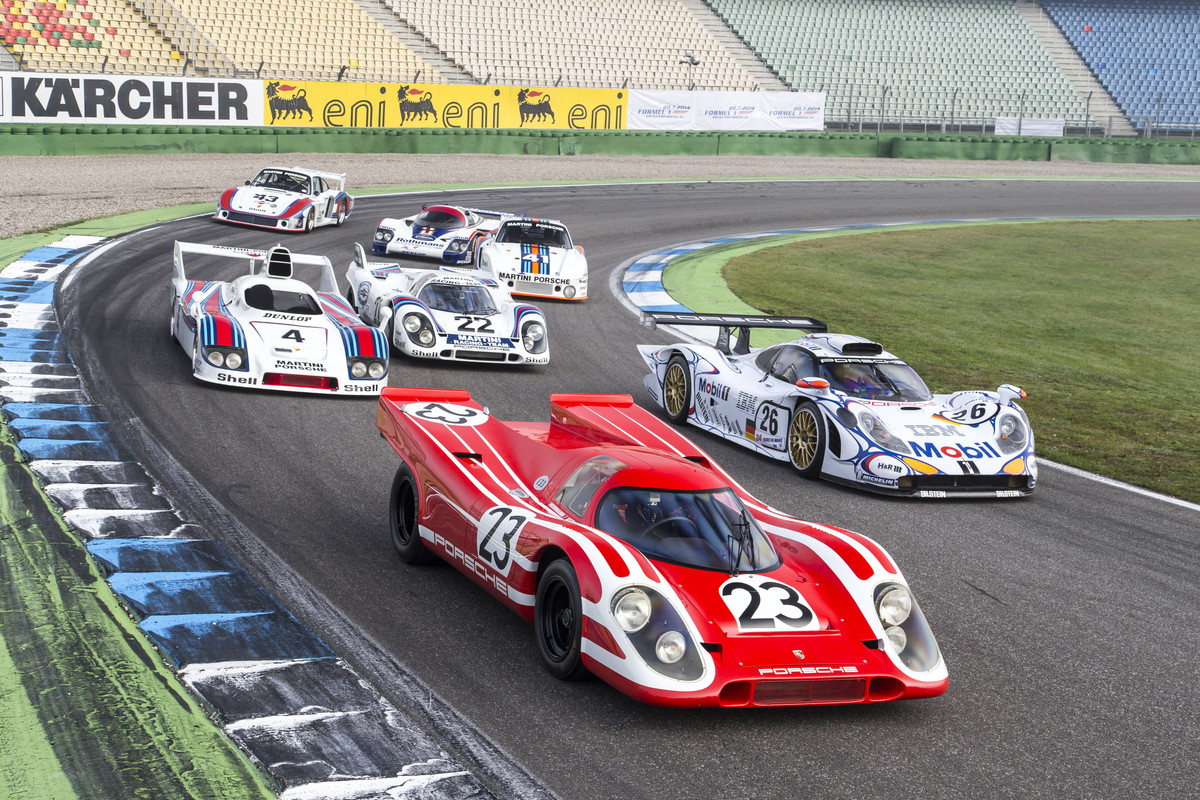 PORSCHE_Con los colores rojo y blanco de Porsche-Austria, este 9