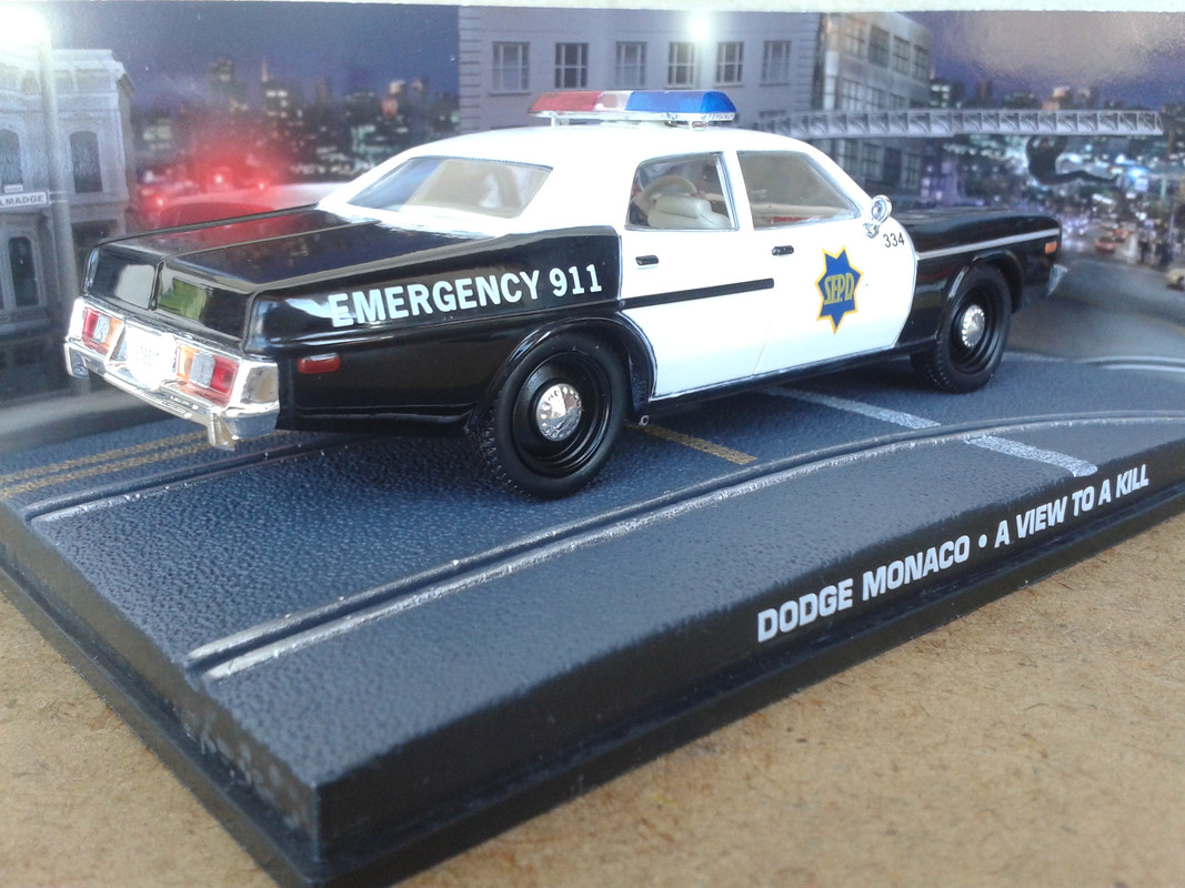 1977 Dodge Mónaco Mk IV Sedan 4 Puertas “Policía de San Francisco” (Universal Hobbies - DelPrado) (2