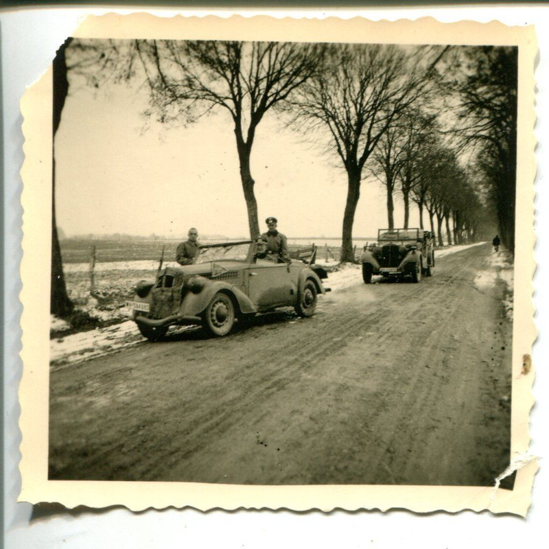 Kübelwagen Wehrmacht Marschpause Rast im Winter 