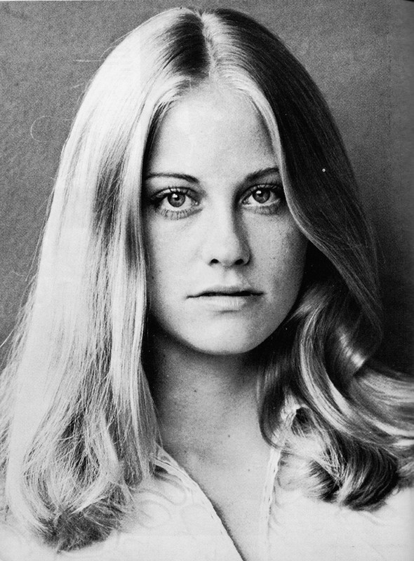 CybillShepherd_b22