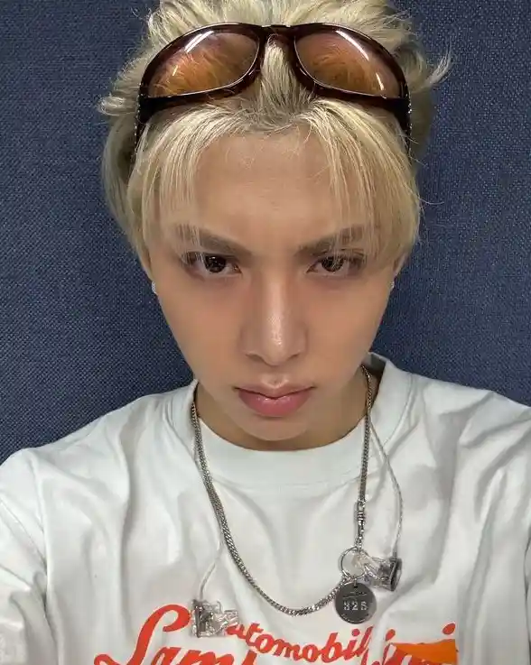 a8cebdc369c9d229e559a5e90006d6e4_copy_588x737