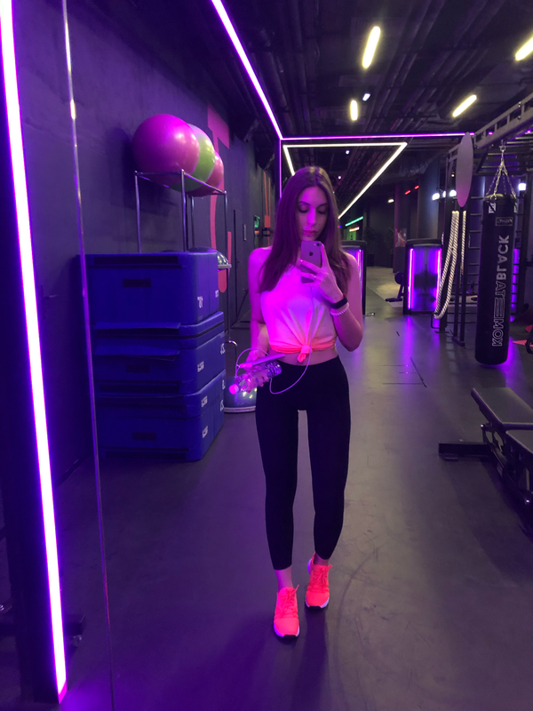 0F976857-5CF8-44CF-8EE0-6C2F10B107B7