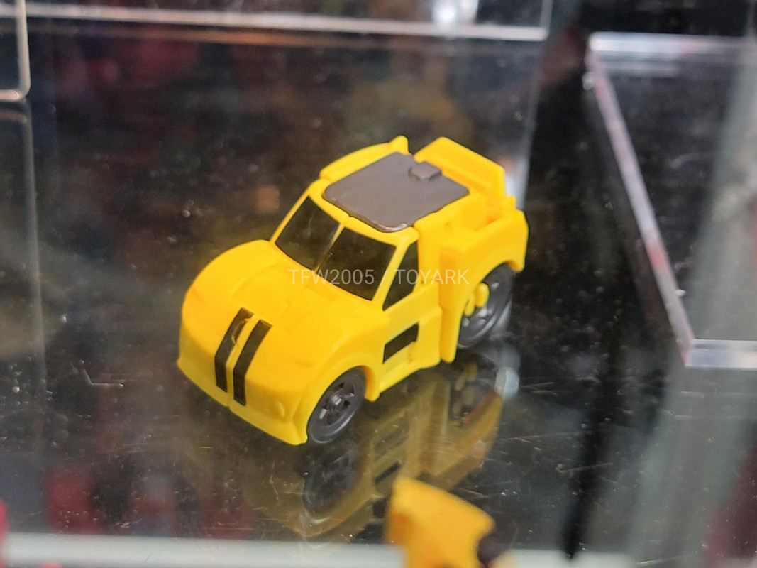 Transformers-EarthSpark-Toys-Reveal-32