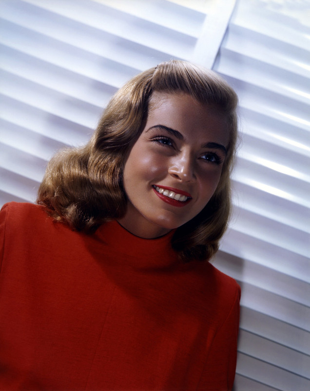 Lizabeth_Scott_b48