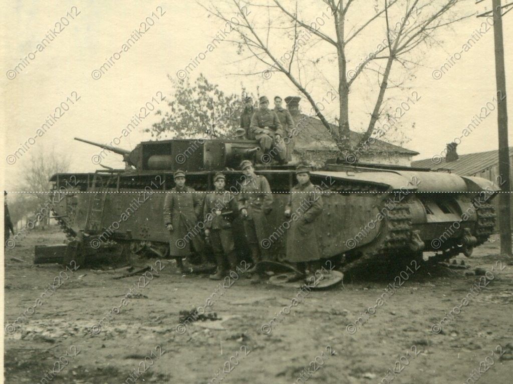 Foto, Wehrmacht Gebirgsjäger vor einem zerstörte