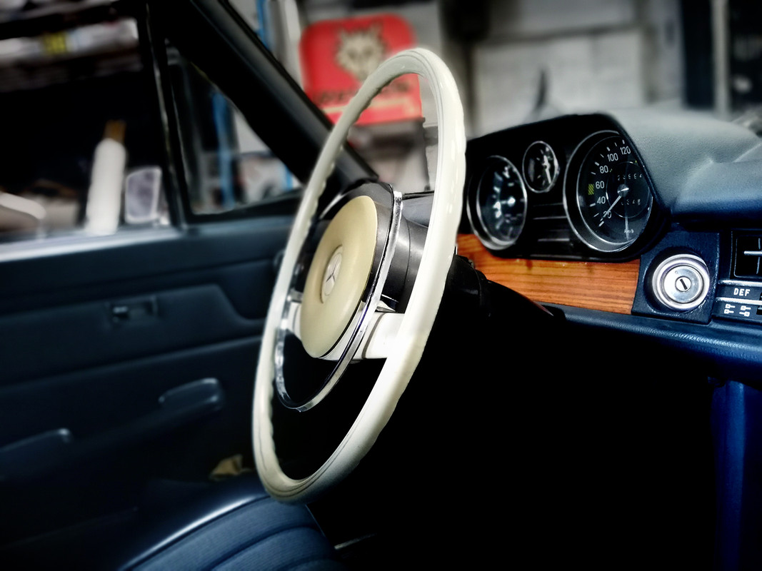 MERC_W115_250SE_EA2204-4