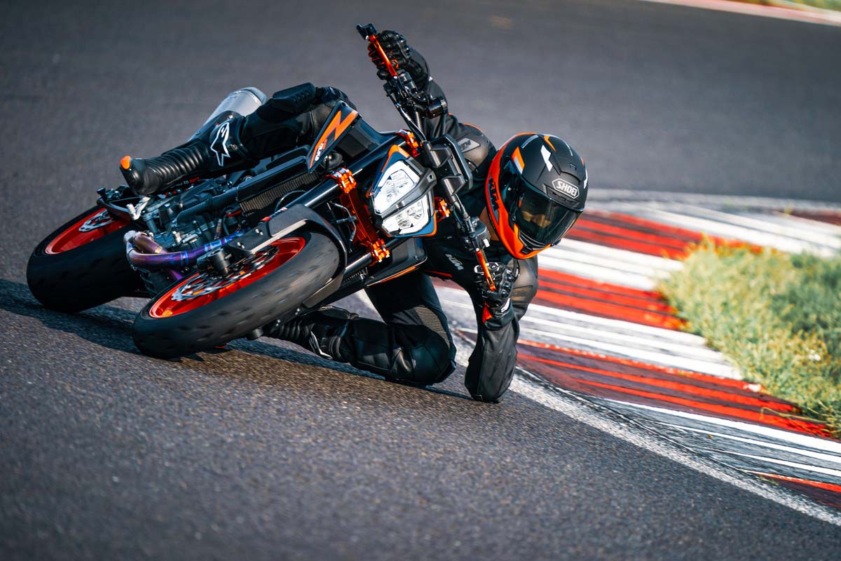 Новые расцветки KTM 890 Duke R 2022