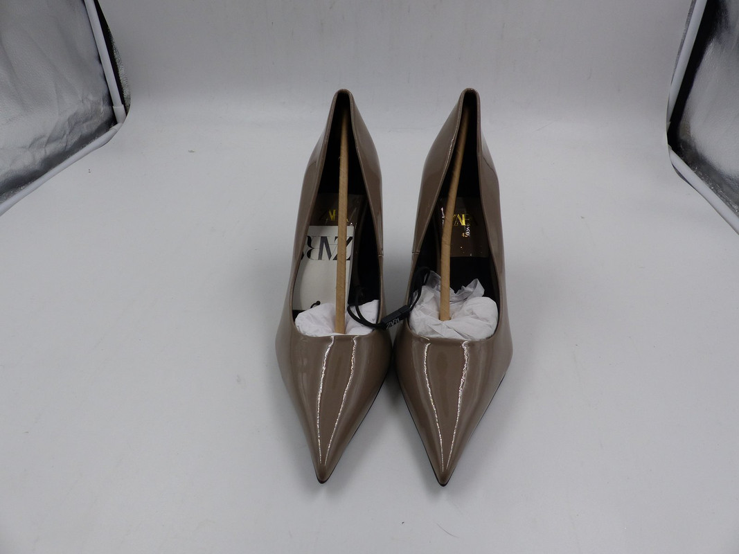 ZARA 1222/610/131 WOMENS NUDE COLORED PATENT FINISH POINTED TOE HEEL SIZE 11