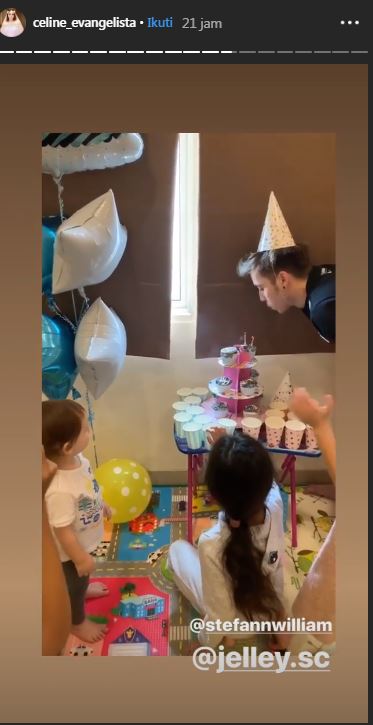 Momen perayaan ulang tahun Stefan William bersam istri dan ketiga anaknya