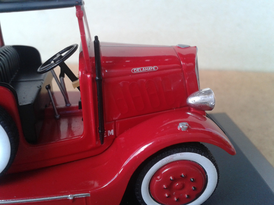 1939 Delahaye Type 103 con escalera Magirus hidráulica TTL de 26 metros “Bomberos del Principado de 