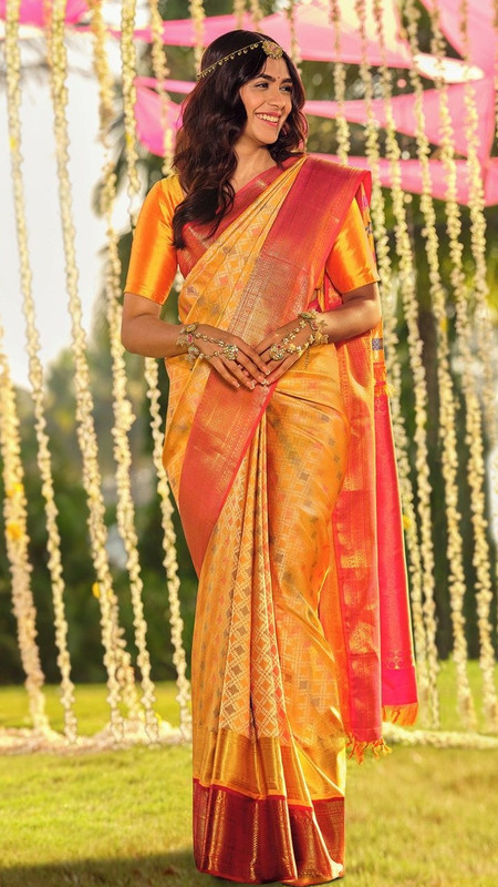 Mrunal Thakur 3