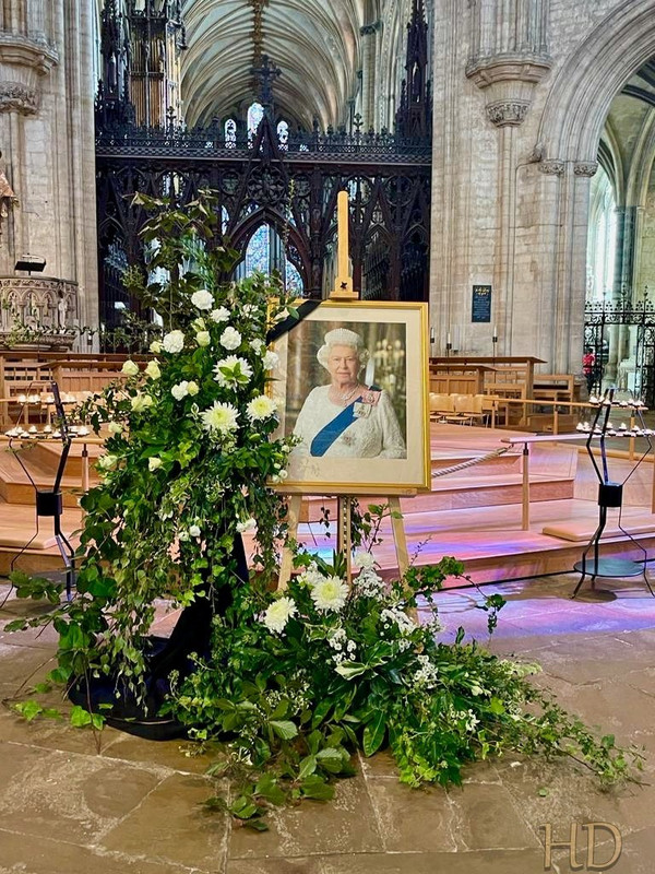 Ely-Cathedral-Queen-HD.jpg