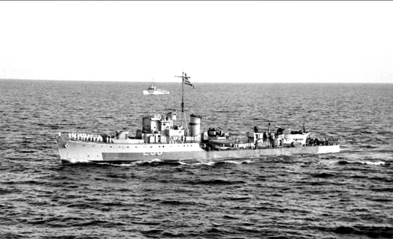 https://i.postimg.cc/pLbGQDgb/Kanaris-1942-1.jpg
