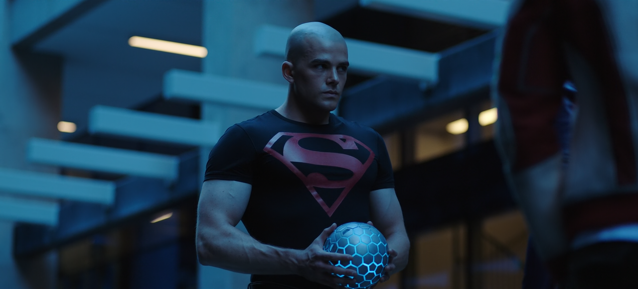 Titans.S04E11.Project.Starfire.1080p.10bit.HMAX.WEB-DL.DD5.1.HEVC-Vyndros.mkv_snapshot_46.29_[2023.0