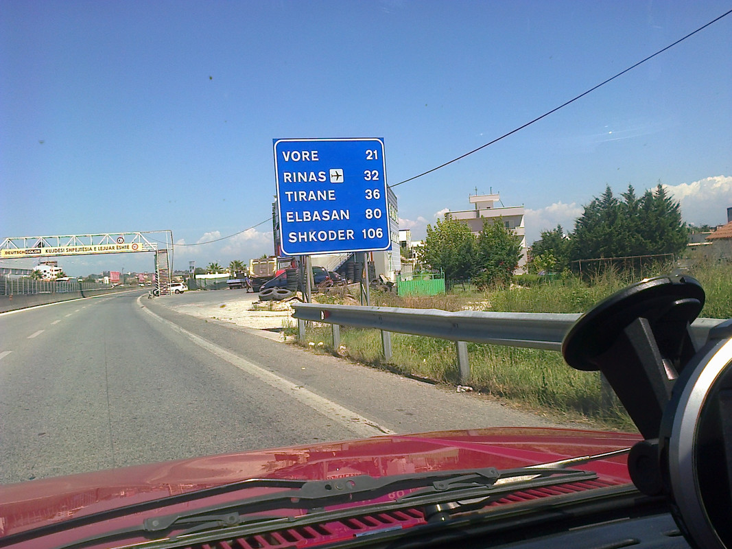 Albanija ... sa spuštenim krovom i BG tablicama ... Fotografija2115