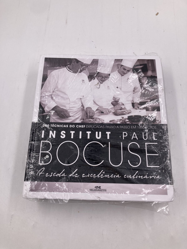 INSTITUT PAUL BOCUSE COOKBOOK 250 TECNICAS DO CHEF EXPLICADAS PASSO A PASSO EM 1800 FOTOS