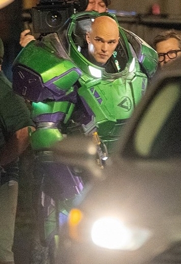 MAN-OF-STEEL-2-FOTOR.jpg