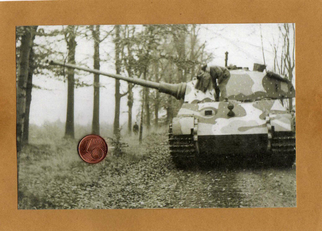PANZER TIGER II ( KÖNIGSTIGER ) DEUTSCHE SOLDATE
