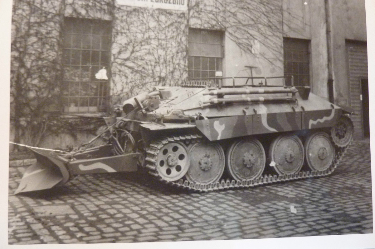 FLAKPANZER Aufklärer Bergepanzer Hetzer 10 Werka