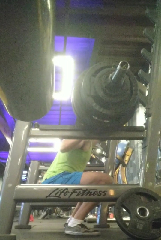 Agachamento-Livre-3-Reps-147kg-2a-rep.jp