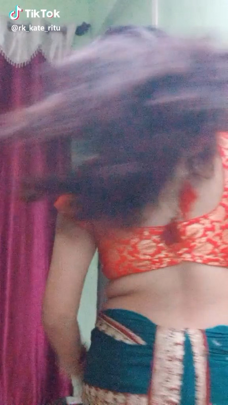 marathi girl sexy belly and navel.mp4_snapshot_00.04.361