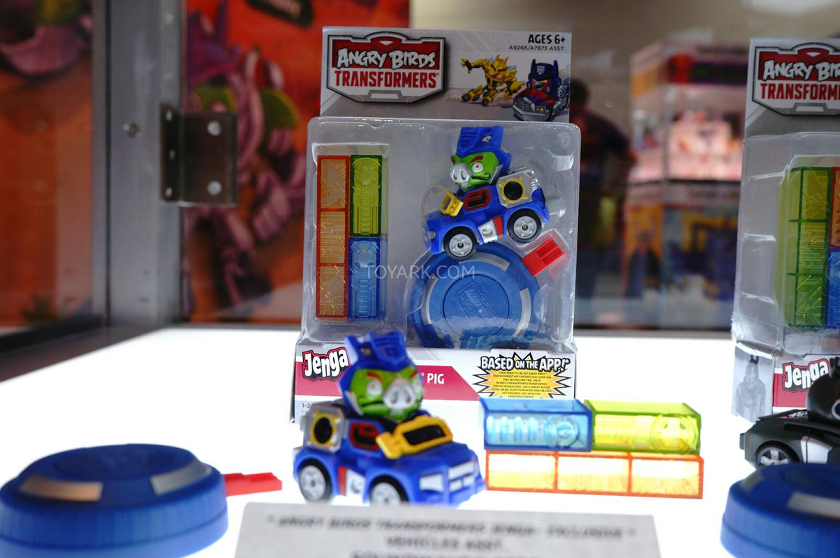 SDCC-2014-Angry-Birds-Transformers-022_140616787