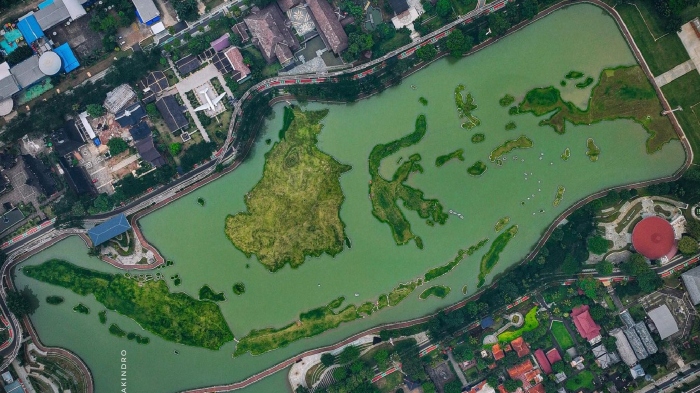 Potret Danau Archipelago yang kini jadi ikon baru TMII dan menggambarkan miniatur peta Indonesia.