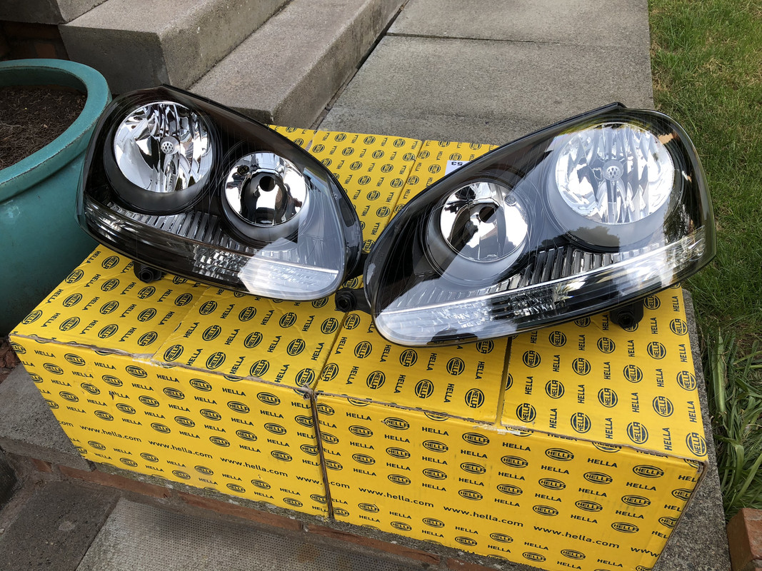 15957BD2-C2CC-4123-BB28-EF09D2540158