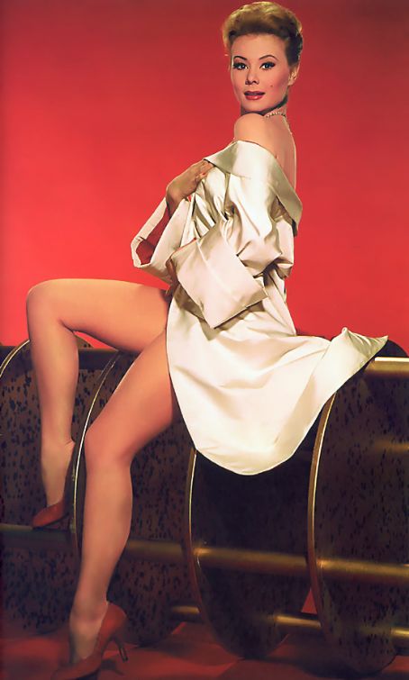 Mitzi_Gaynor_b19
