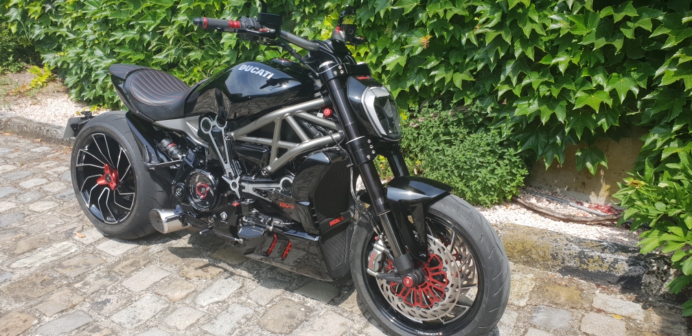 6C36E4EA-8337-46F2-B368-053731106D09