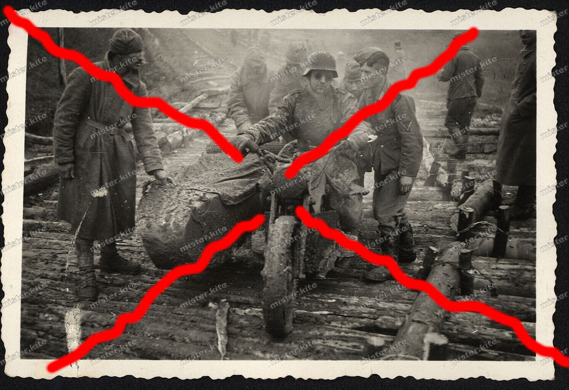 Foto-Kursk-Russland-Курск-Kradmelder-Motorrad-Knüppeldamm-November-1941-