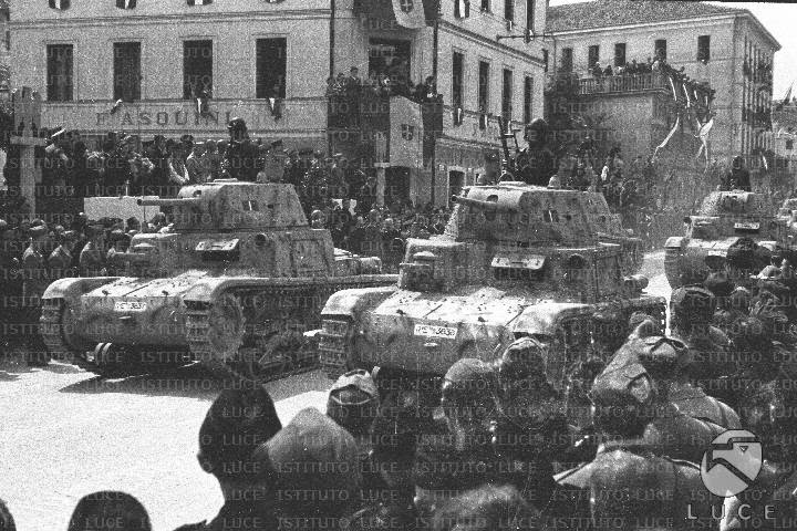 Blindados de la División Centauro en la batalla de Gafsa, Túnez