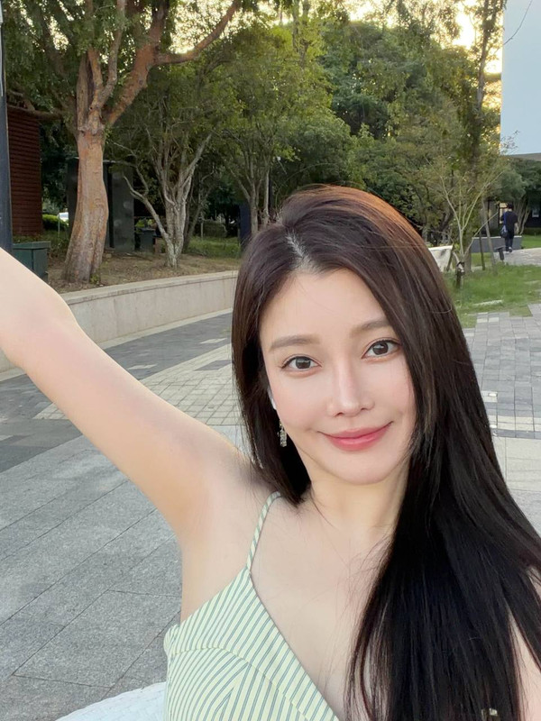 清純甜美私密伴遊