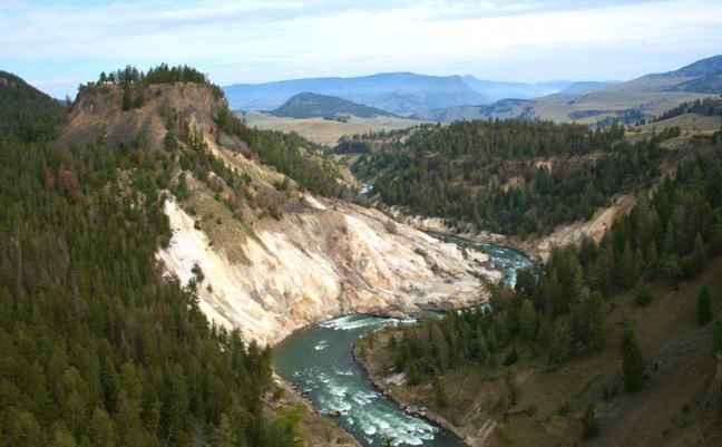 Calcite-Springs-Overlook-Yellowstone-River-9355