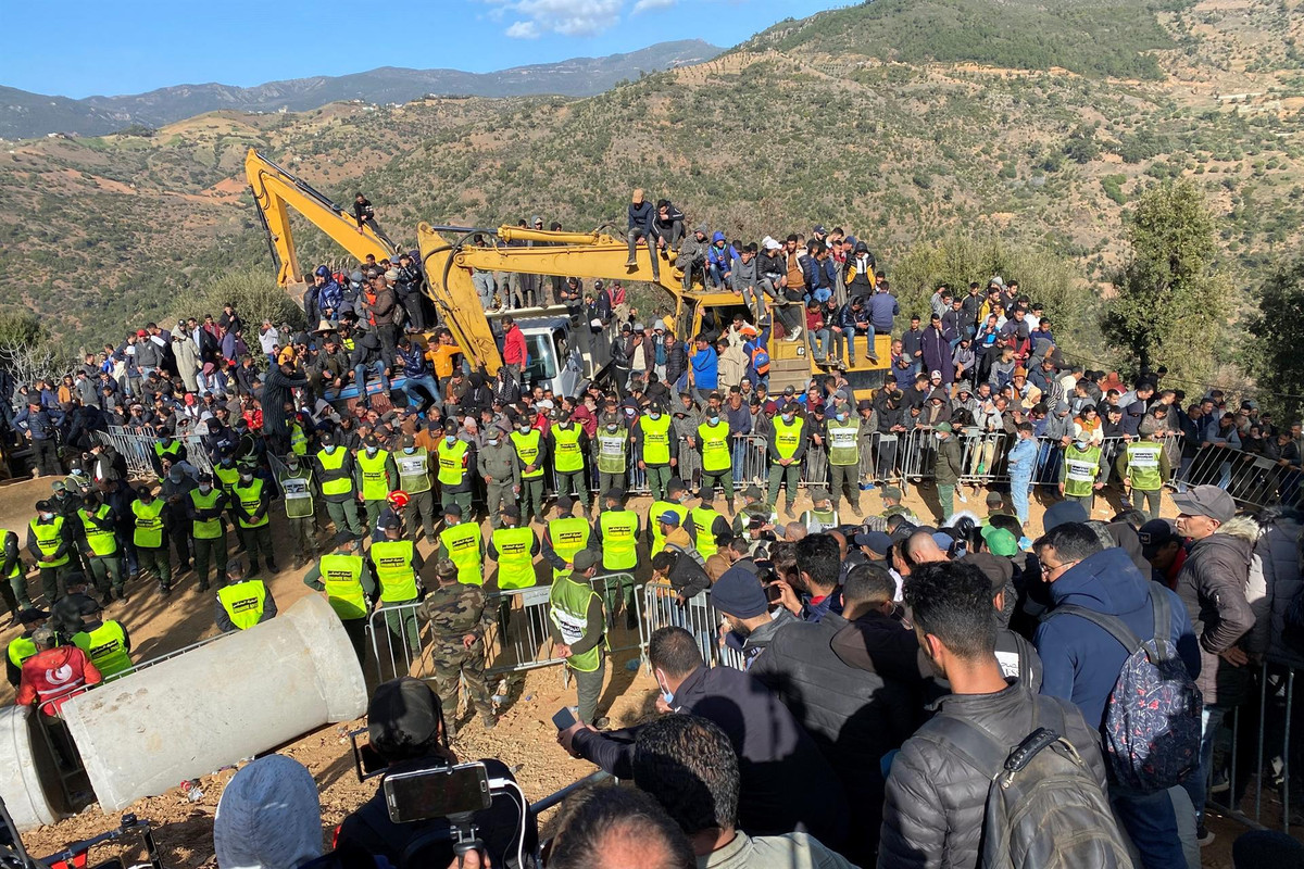 Rescatan muerto al niño que estuvo atrapado en el pozo de Marruecos