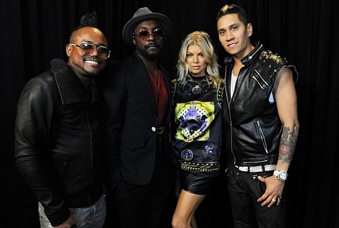 MONSTER-IN-CLOSET-FERGIE-BLACK-EYED-PEAS-2-FOTOR.jpg