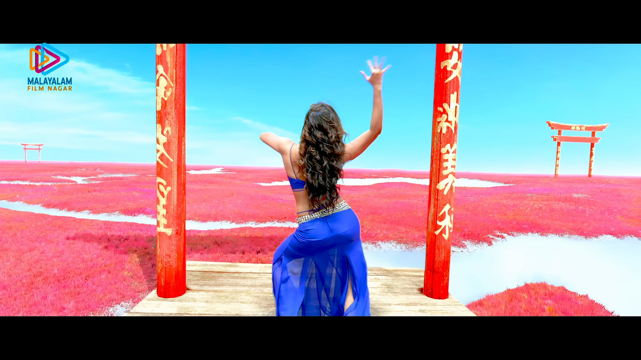 Samantha Hot Song 01 Alludu seenu 4K  sourch.mp4_snapshot_02.10.273