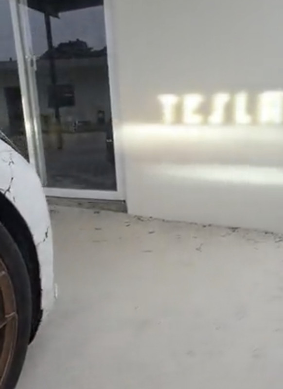 EB30CFF5-8EAE-4F68-A7CA-C21A030F5ABC