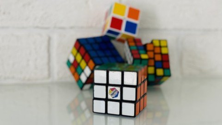 7 Simple steps to solve a 3*3 Rubik's cube