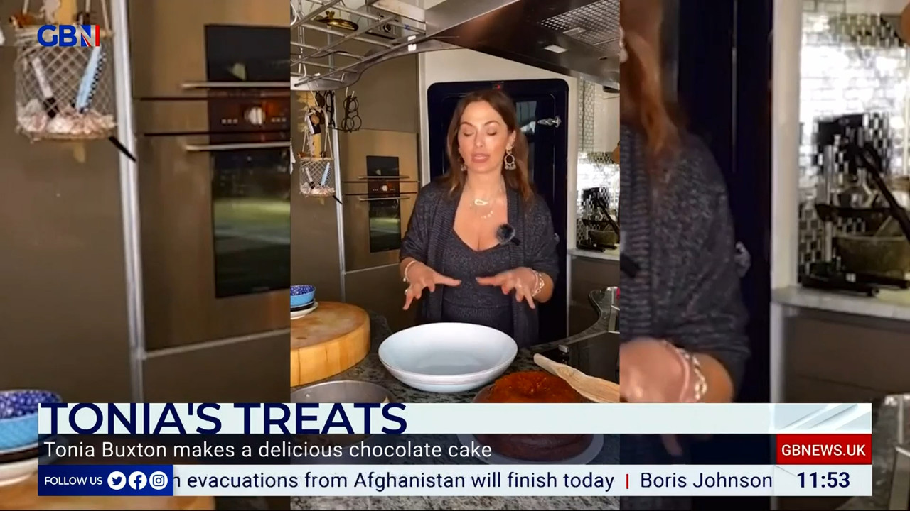 08.28 - 10.00.00 - Saturday Live UK. Opinion, news and a bit of fun o..._001.ts_snapshot_55.00.754