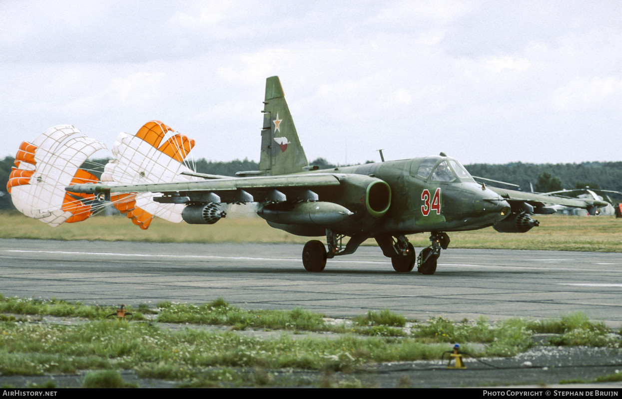 357 OSHAP Su-25 34 Red (cn 25508107023) 29.08.91