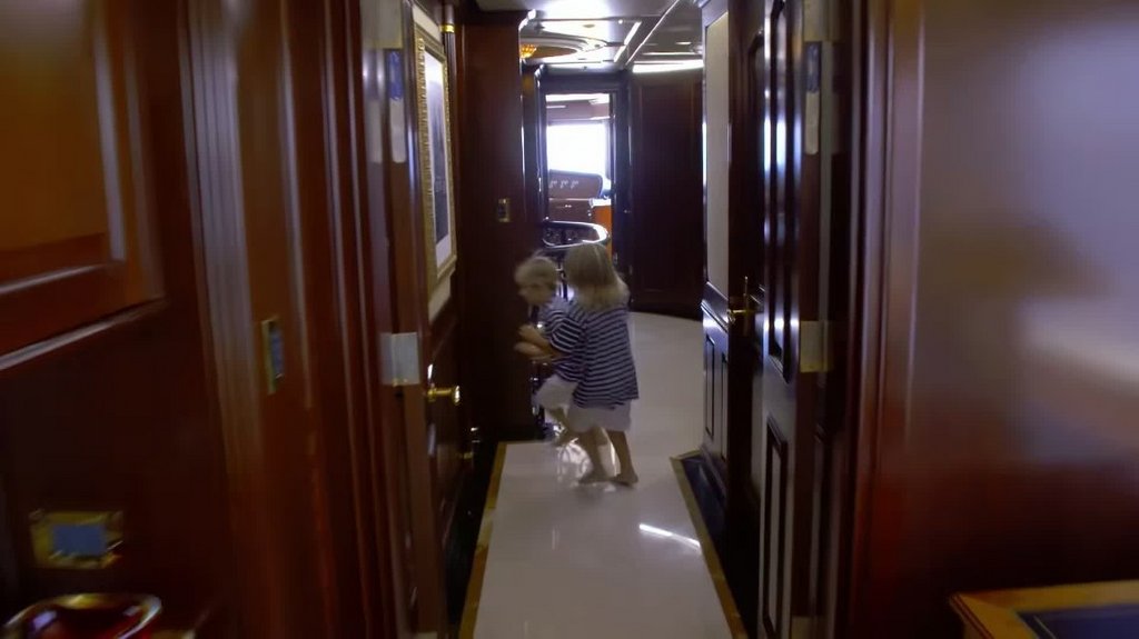 [Image: hkbuss76k1p0.jpg]