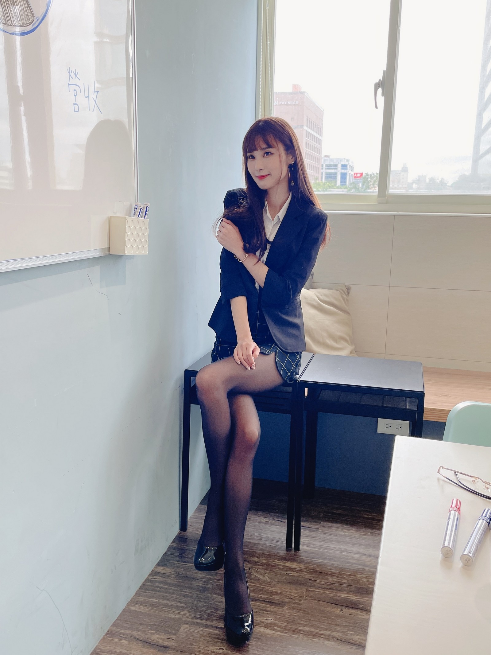 泥泥汝 OL 女郎 B 主题 写真＋视频合集｜高人气职业风作品（350P｜12V｜840MB）插图1