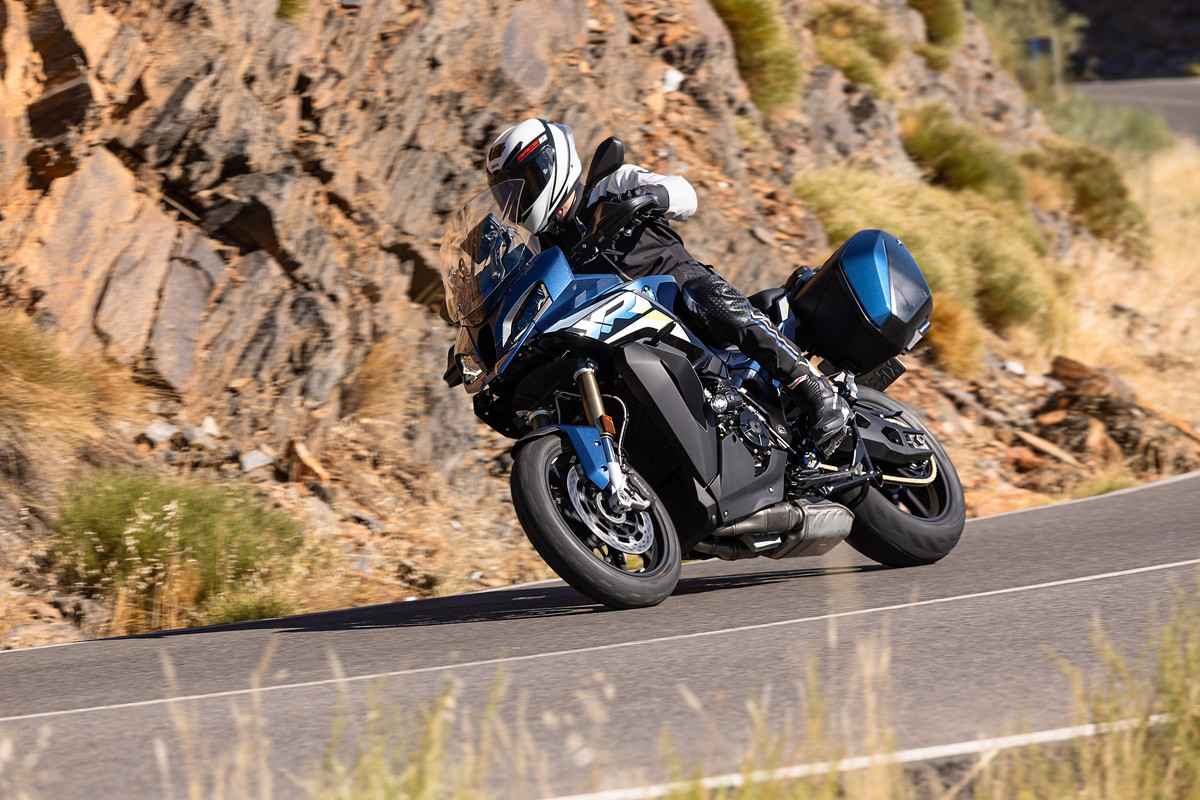 P90527474_highRes_the-new-bmw-s-1000-x