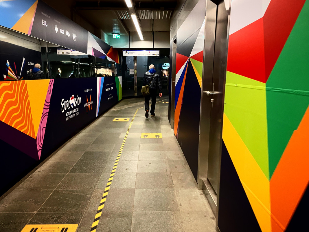 F8D9DDDE-2DDF-4DC3-A308-770A8F51C5E3