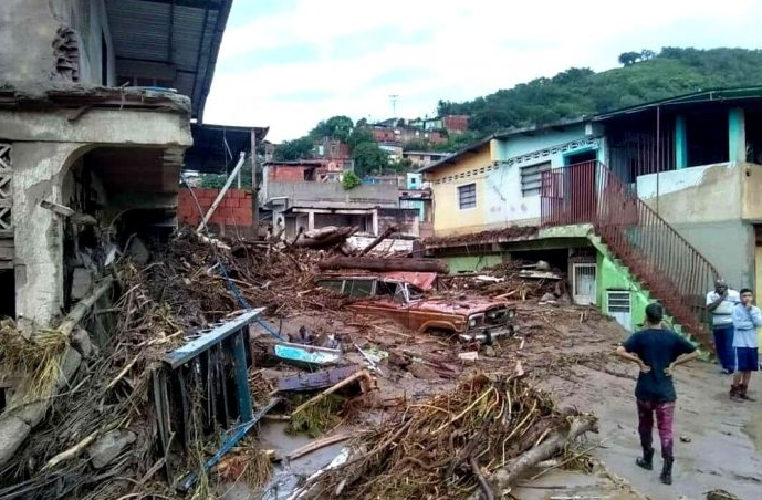 Deslave en Venezuela deja 22 muertos y más de 50 desaparecidos