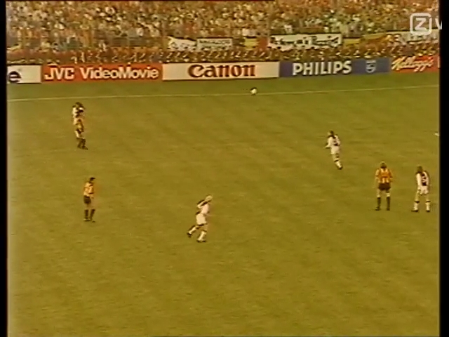 Recopa de Europa 1987/1988 - Final - Malinas Vs. Ajax (576p) (Castellano) (Caído) Captura-3
